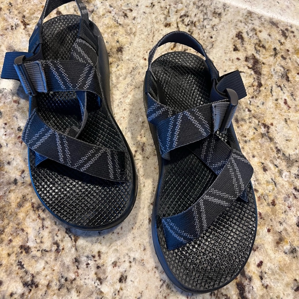 Men’s size 7 Mega Z Chacos